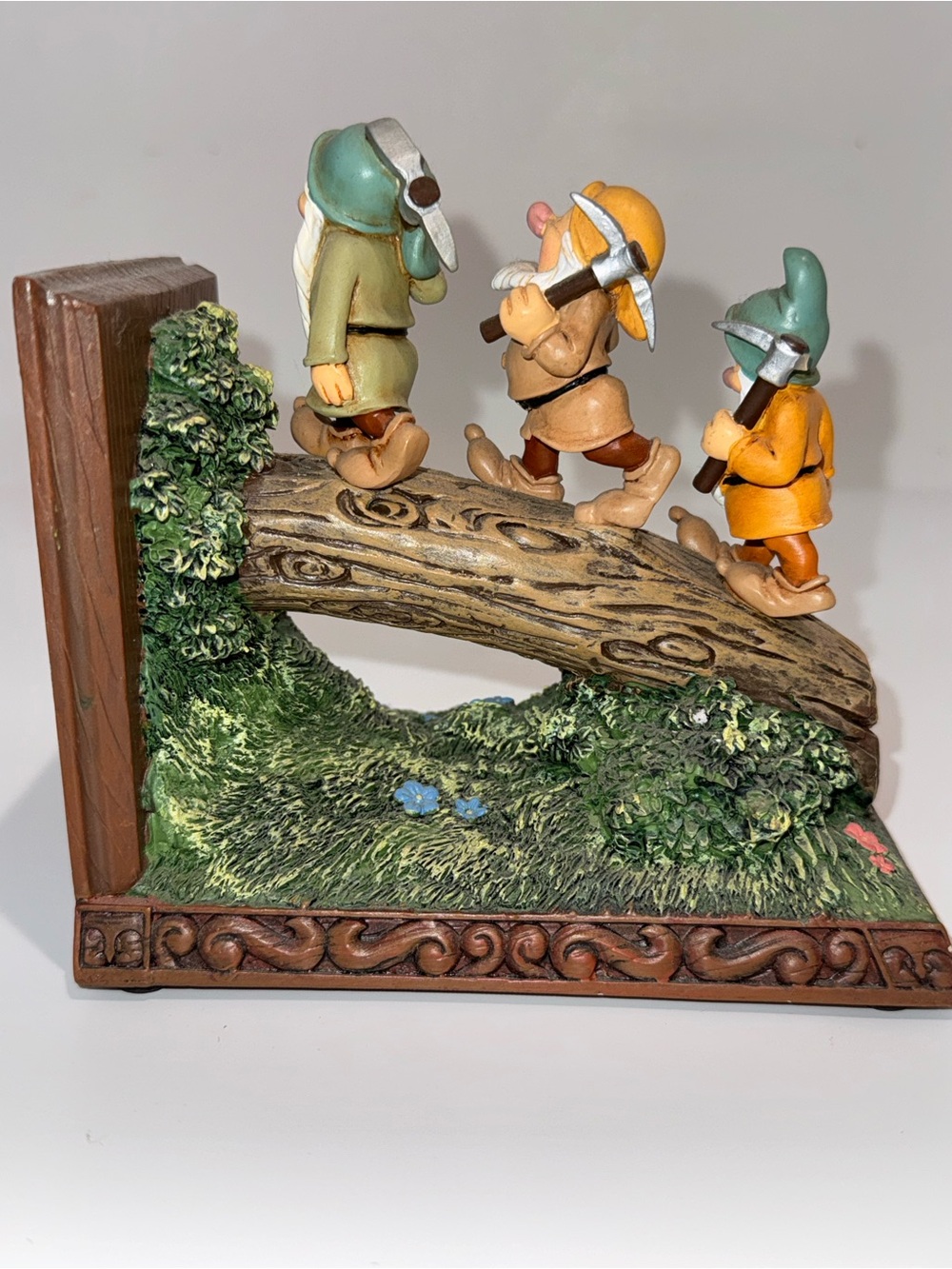Vintage Bradford Exchange Snow White Seven Dwarfs Heigh Ho Bookend - Picture 2 of 7